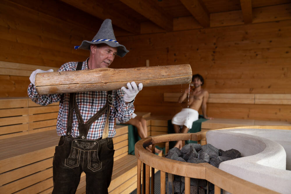 Wellness-WaldSpa-Holzfällerhütte_49_jpg.jpg