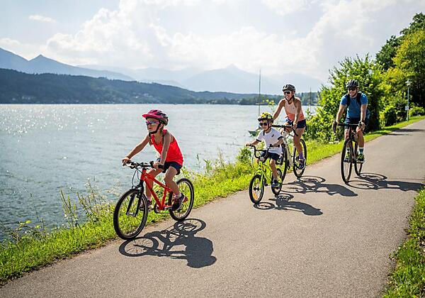 Radfahren_NOCKBIKE_Millstätter See Radweg_Familie_