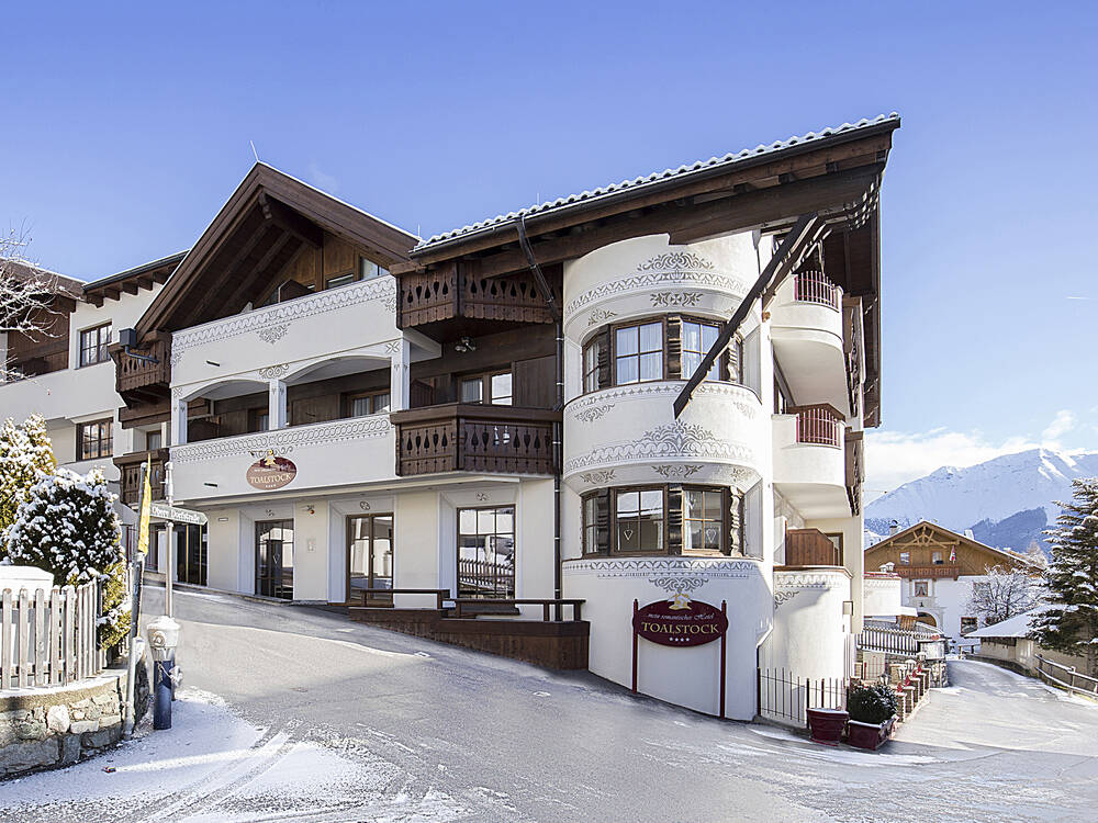 romantisches-hotel-toalstock-fiss-2500jpg.jpg