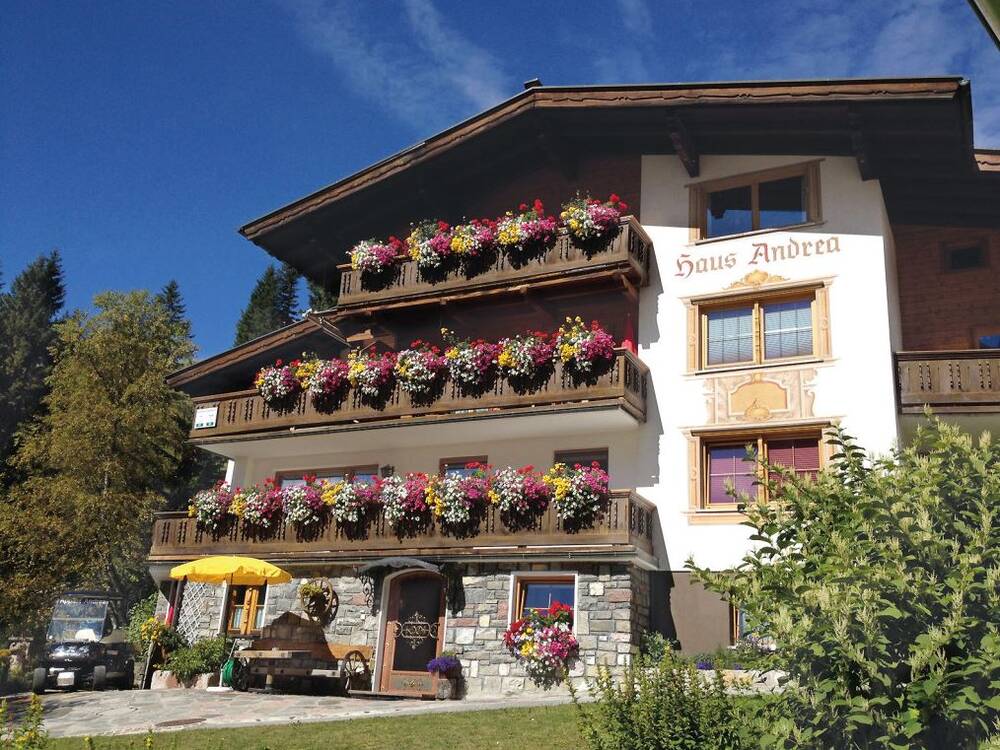 Aussenansicht vom Appart Andrea im Sommer