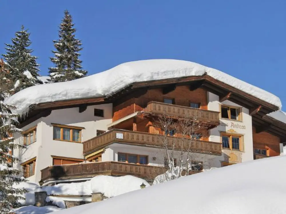Aussenansicht vom Appart Andrea in Lech am Arlberg im Winter