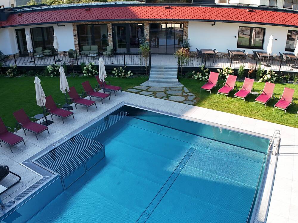 Beheizter Aussenpool im Winter und Sommer geöffnet 