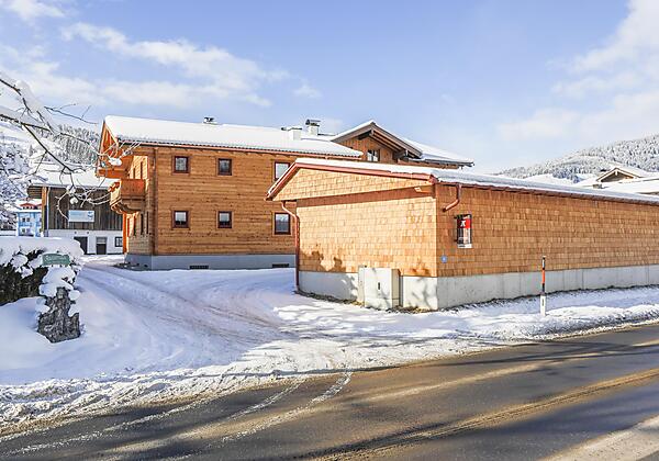 Zufahrt zum Ausserraingut