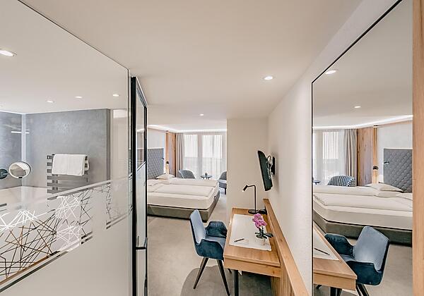 austria_Junior-Suite_0003_210830_094927-12-min