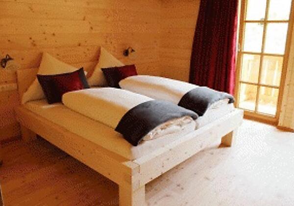 chalet-auszeit-zirbenzimmer-07-300x200