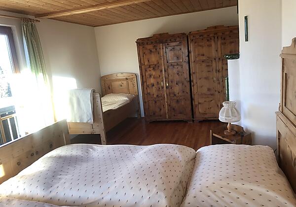 Schlafzimmer 1