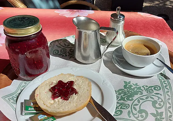 Frühstück im Hotel