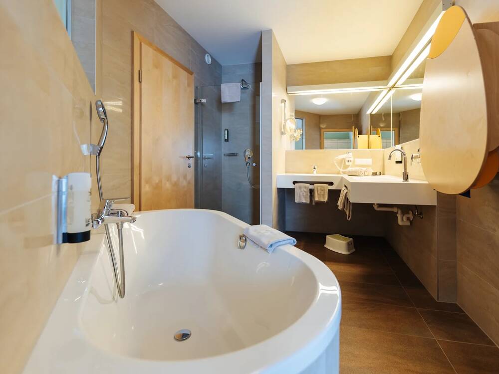 suite-bad-whirlpooljpg.jpg