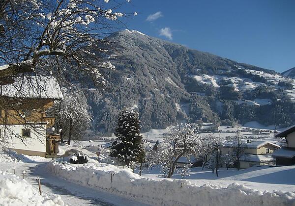 Bahlerhof-Ried im Zillertal-Bauernhof-Winter