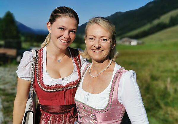 Wir heißen Sie herzlich Willkommen Ihre Gastgeber