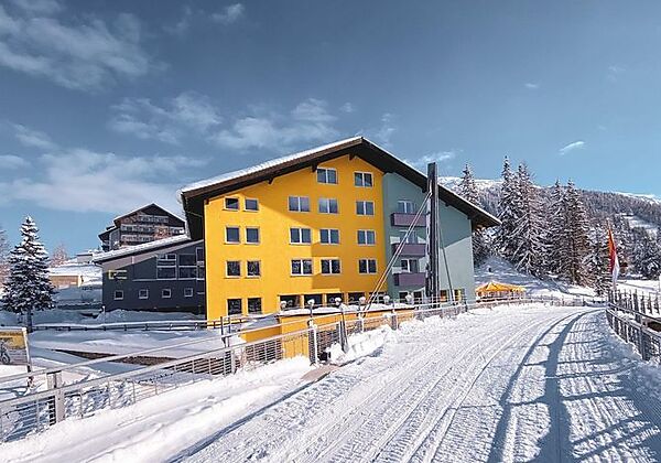 basekamp-mountain-budget-hotel-katschberg-winter-p