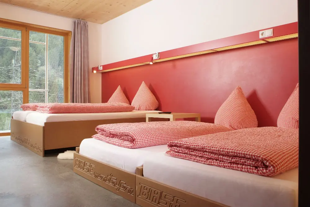 Ein Dreibettzimmer im Aktivhotel BASEmontafon