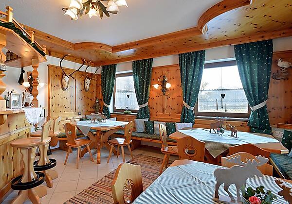 gemütlicher  Frühstuecksraum