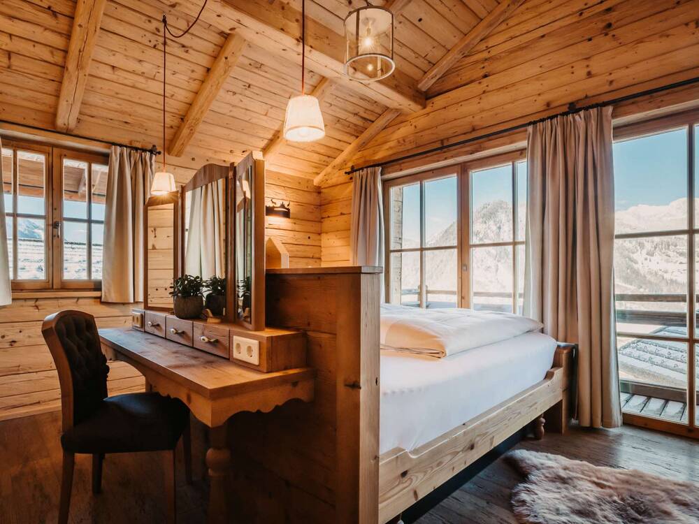 bergchalet-schlafzimmer-balkonjpeg.jpeg