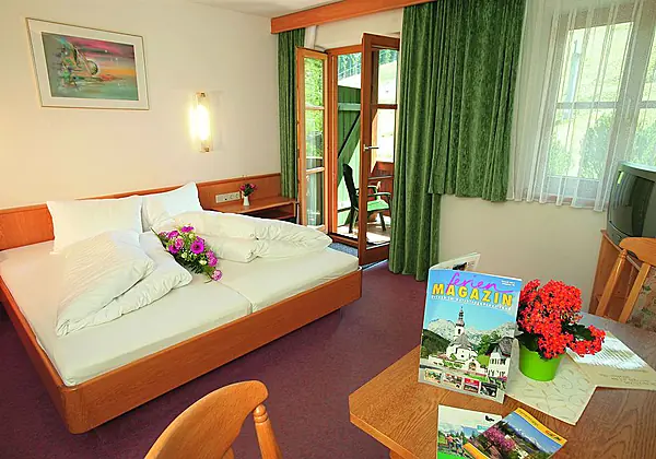 Ein Zimmer im Berggasthaus Götschenalm