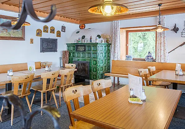 Urige Hüttenstube