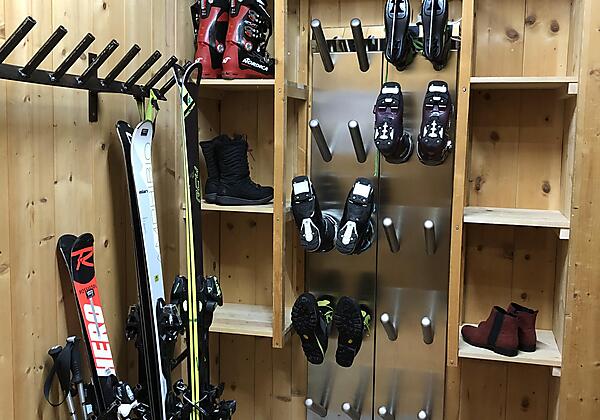 Schuhraum mit Schuhtrockner