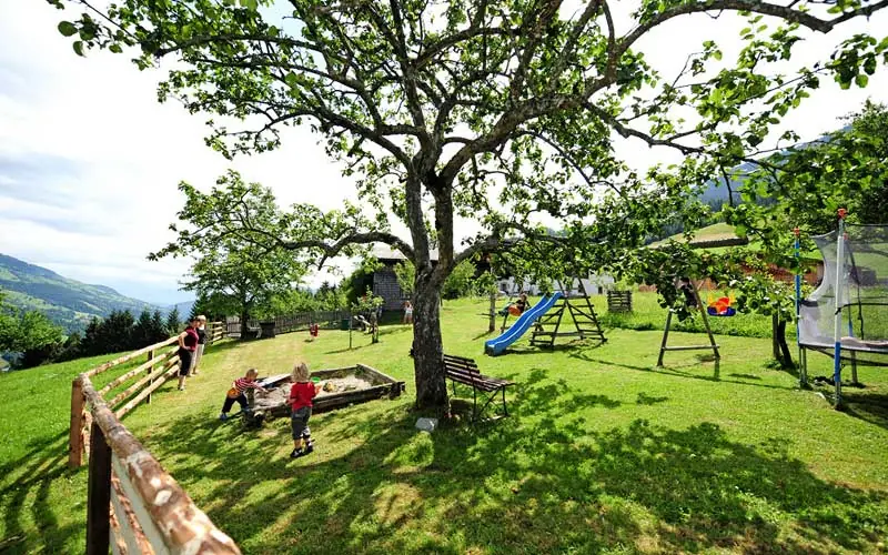 Spielplatz bei der Berghof Pension Wiesfleck in Gries