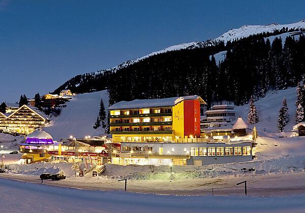 Hochfügen bei Nacht