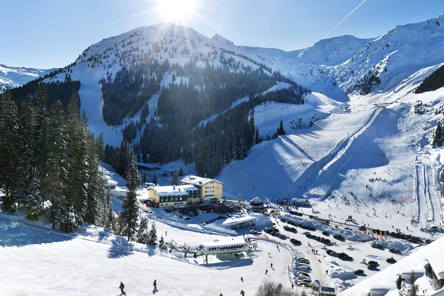 Mitten im Skigebiet
