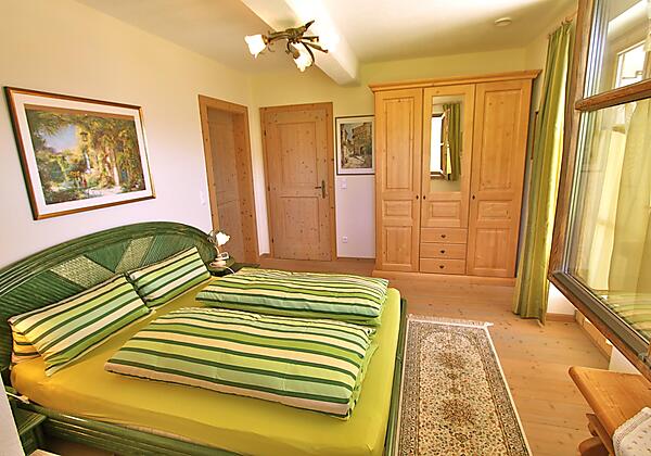 Schlafzimmer 1