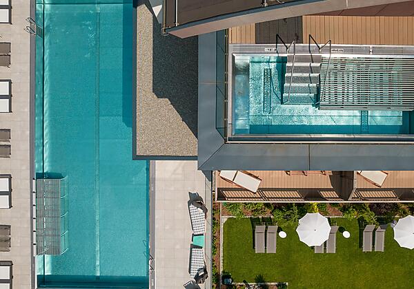 Außenpool_Drohnenaufnahme_Dominik_Rossner