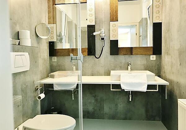 Doppelzimmer - Badezimmer Details