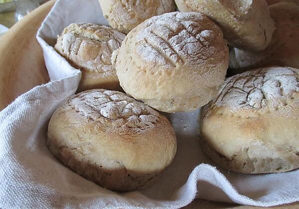 Selbstgebackenes Brot - der Genuss der Einfachheit