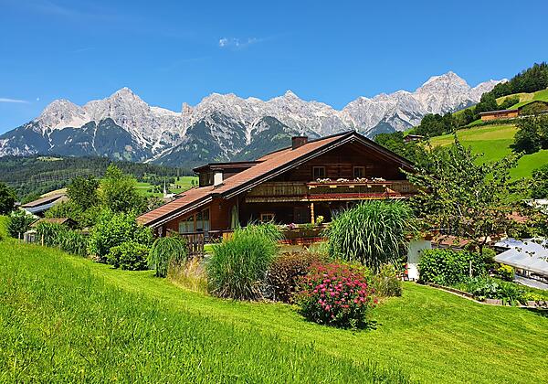 Mitterstegen-Gut mit Garten