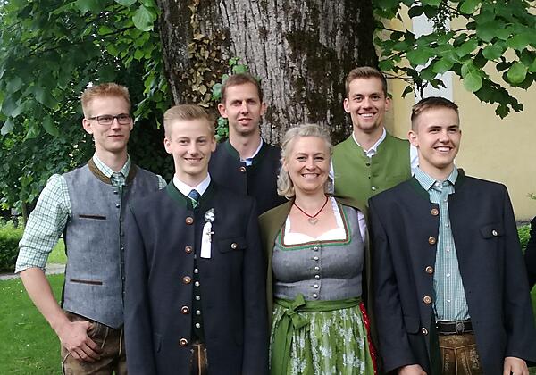 Hausleut´mit Familie