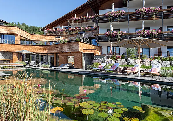 Naturpool im Garten-SPA