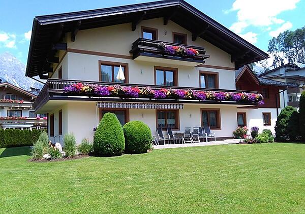 IMG_20160625_122127_BURST001_COVER