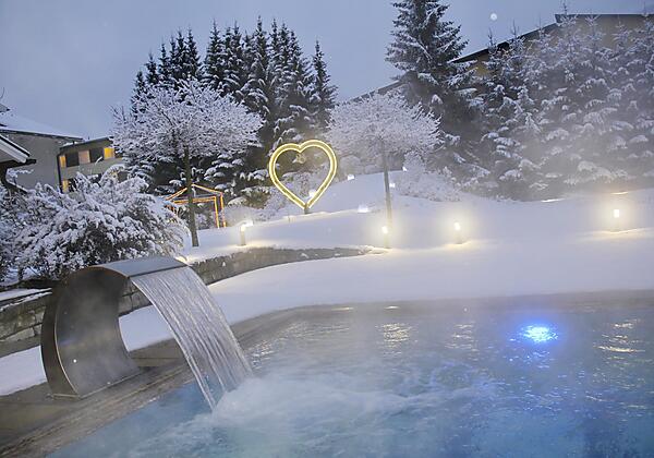 Hotel Bismarck Bad Hofgastein Pool mit HERZ