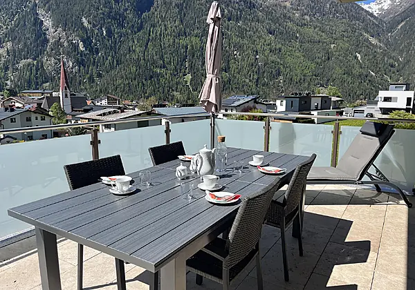 Terrasse mit Blick auf Umhausen