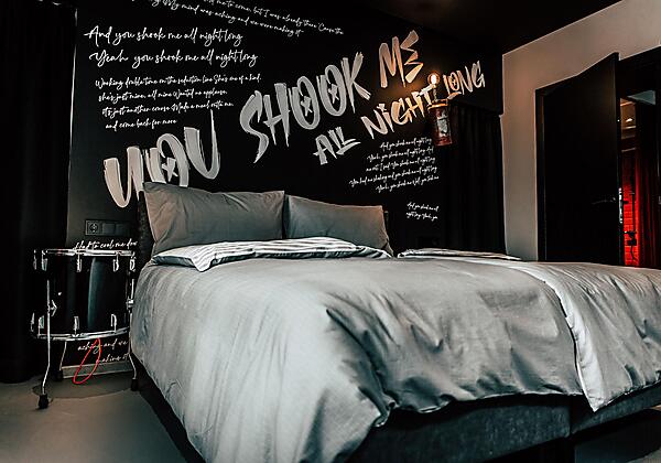 Söll_AparthotelOldSchool_Schlafzimmer_WilderKaiser