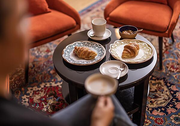 2022-04-27-Goldgasse-Hotel-Amadeus-by-Michael-Groe