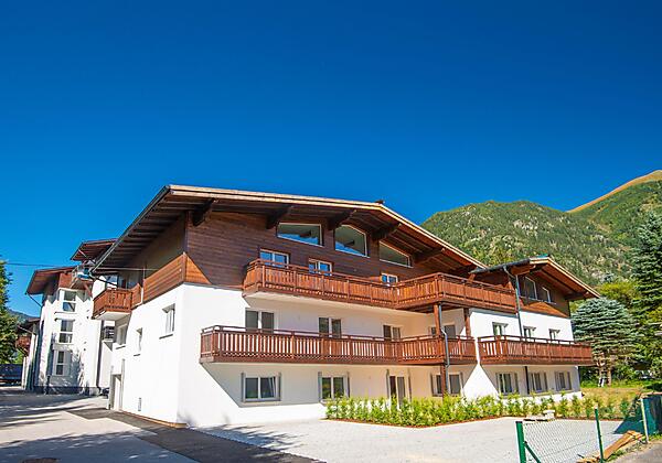 Breitenfellner outside