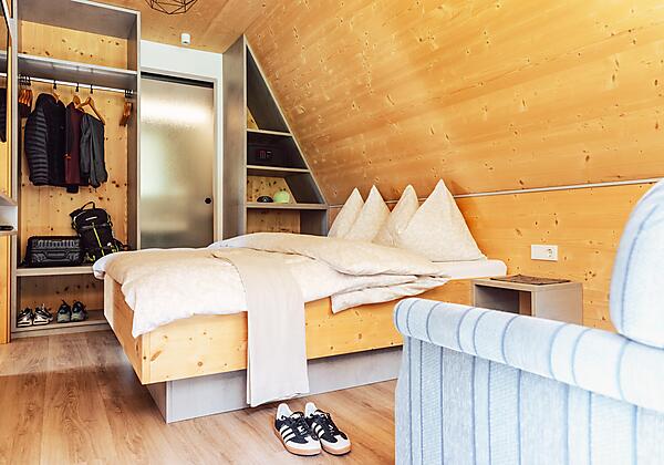 C(h)illas_Skifahrer_Schlafzimmerblick_Penthouse_ap