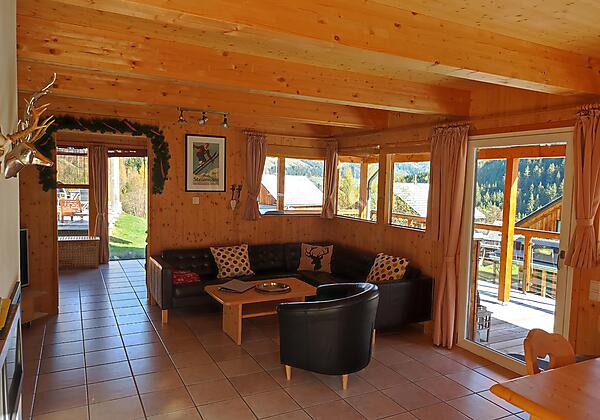 Wohnbereich mit Ledercouch