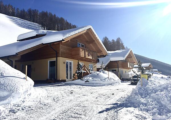 E5FF086C-809A-42C3-8849-C9D8E588C178