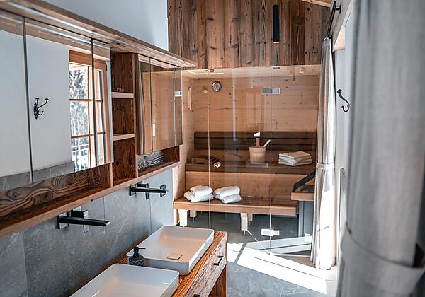 65d46fd4c4af64f04b32d43d_HS5-min_Badezimmer und Sa