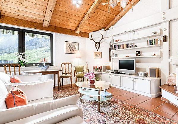 Chalet_Fellner_BY_MATTHIAS_RHOMBERG_002-900x450