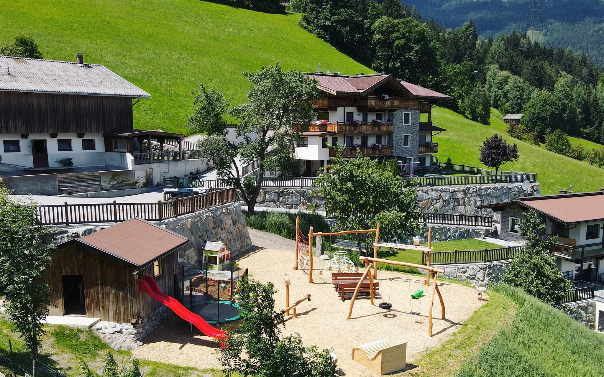 Abenteuer-Spielplatz am Hof