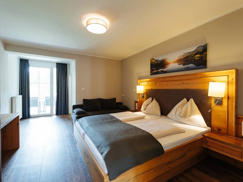 doppelzimmer-modern-bettjpg.jpg