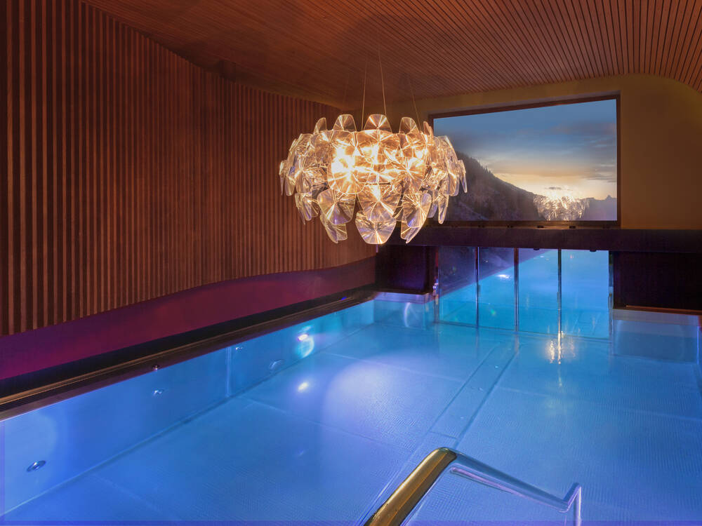 Das Hallenbad im Wohlfühlhotel Hubertushof in Stuben am Arlberg