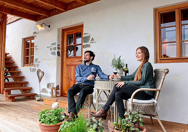 Unsere Terrasse lädt zum verweilen ein.