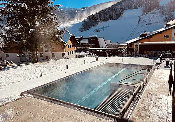 Winter Pool Piste