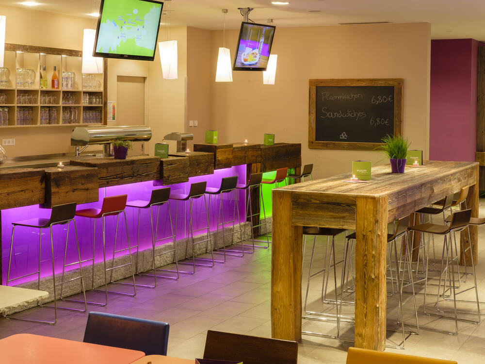 Bar1jpg.jpg