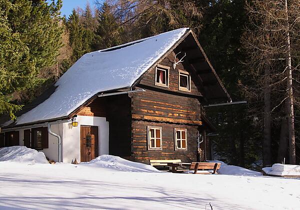 falkert-huette-winteransicht0