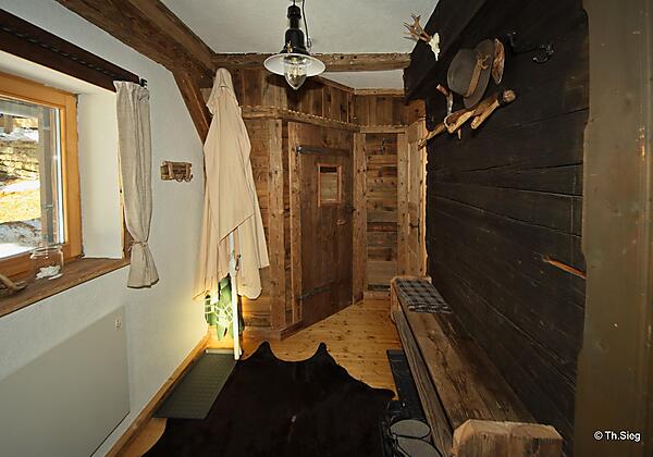 falkert-huette-eingangsbereich